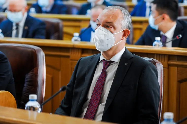 Первая сессия нового состава Законодательного собрания Челябинской области. Челябинск