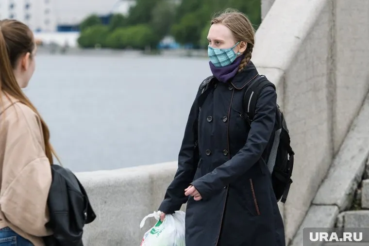 Россияне продолжают болеть коронавирусом