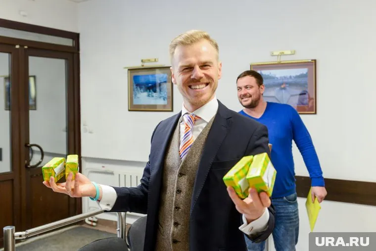 Педиатр Антон Рыжий будет соперничать с эсером Валерием Гартунгом