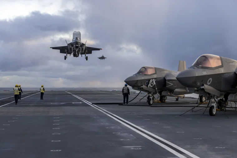 Доставку и сброс бомб проводили самолет F-35