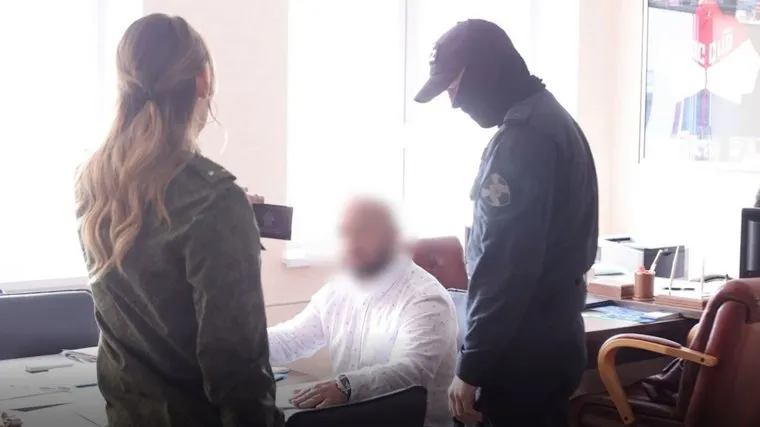 И.о. ректора задержали в его рабочем кабинете