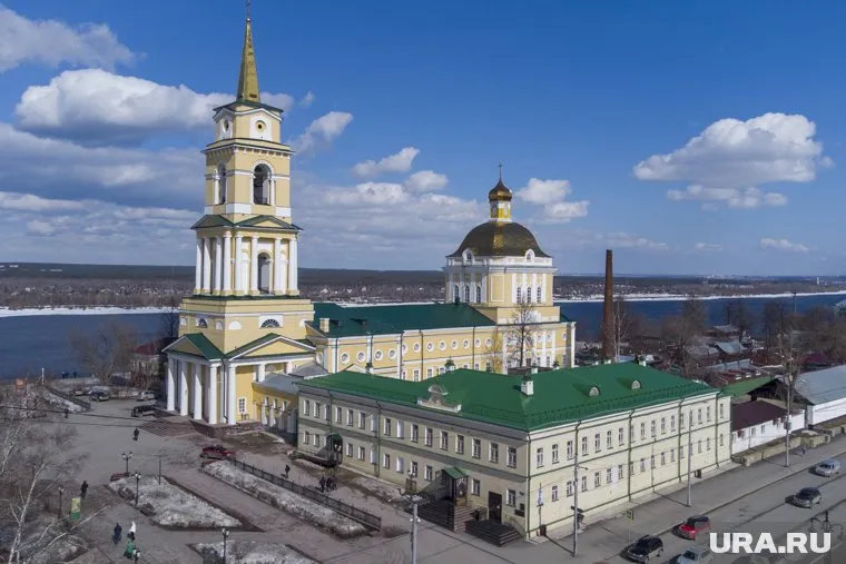 В 2011-м краевые власти передали памятник архитектуры РПЦ, а для галереи решили построить новое здание