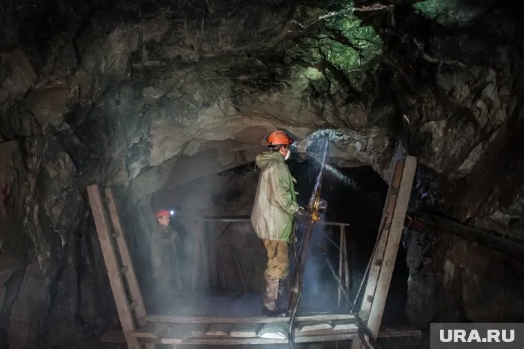 В краже драгоценного металла уличены двое работников рудника