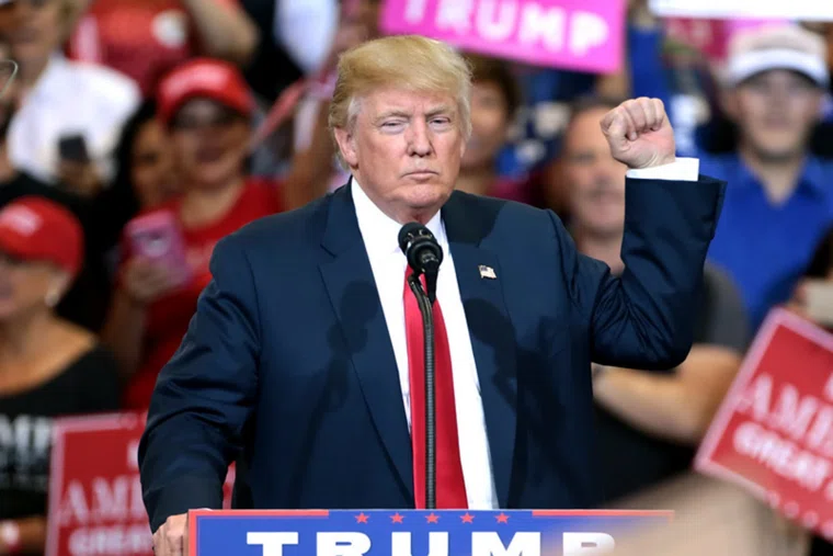 Трамп открыто поддержал протесты в Иране