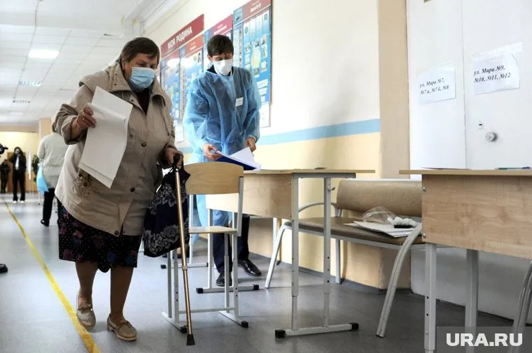 В субботу на участках для голосования ждут работающих и желающих сделать прививки челябинцев
