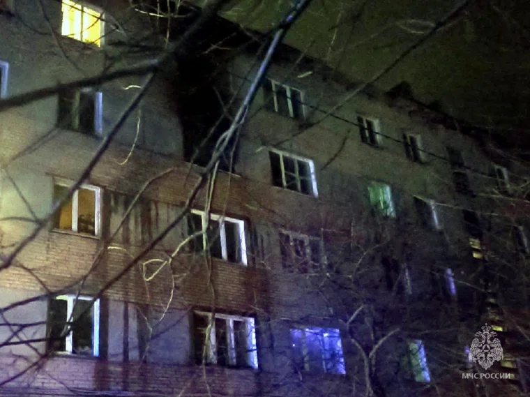 Пожар произошел в квартире на четвертом этаже 