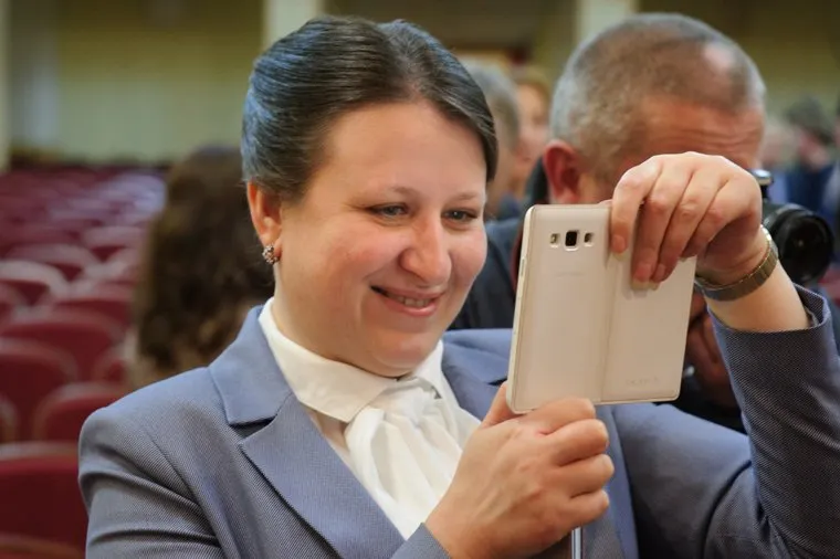 Встреча с партийным активом Северного управленческого округа. Свердловская область, Серов, фото на телефон, сотовый телефон, бердникова елена