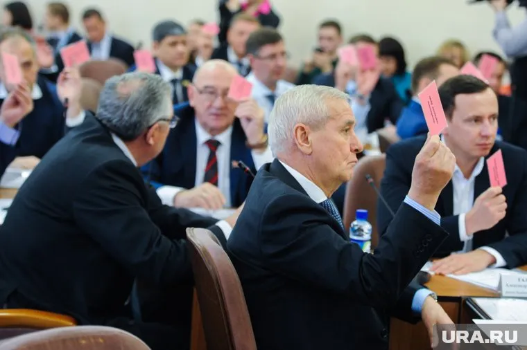 Виталий Рыльских (в центре) — самый успешный челябинский депутат гордумы