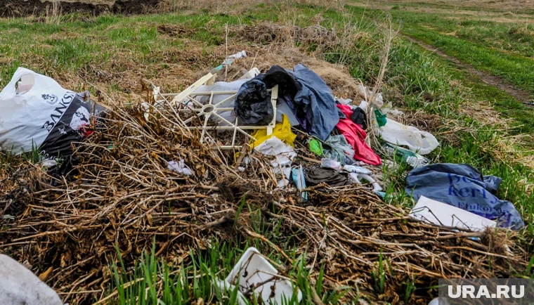 Местные жители рассказали, что отходы складировались на свалке в течение 15 лет