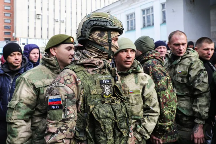 Отправка мобилизованных свердловчан с Верх-Исетского военкомата. Екатеринбург