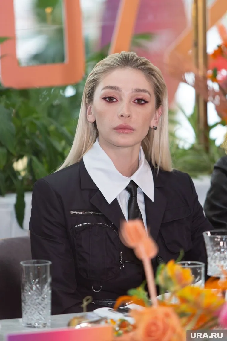 Анастасия Ивлеева опубликовала фотографию с избирательного участка