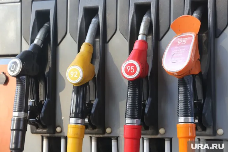 На некоторых заправочных станциях исчезло 92 и 95 топливо