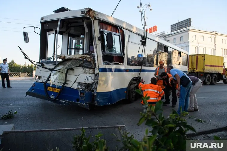 В Омской области перевернулся автобус с тюменскими футболистами