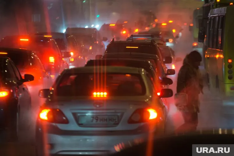 На дороге образовался затор из-за смертельного ДТП