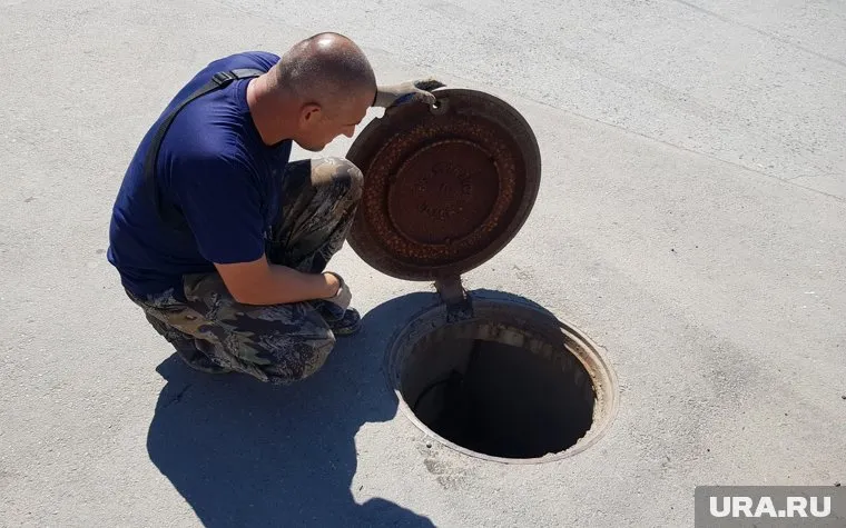 Во время демонтажа было повреждено 7 канализационных колодцев