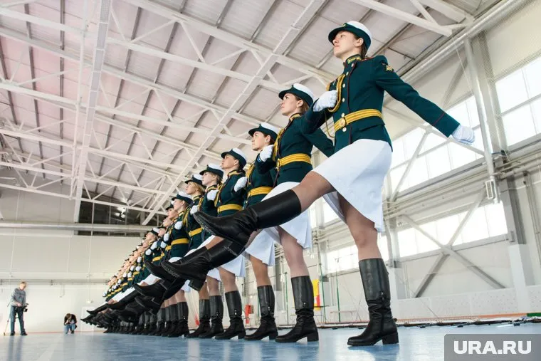 Жители России резко заинтересовались службой в армии ВС РФ