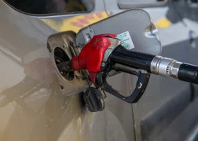 Рекордный рост показали цены на бензин в Тюменской области 