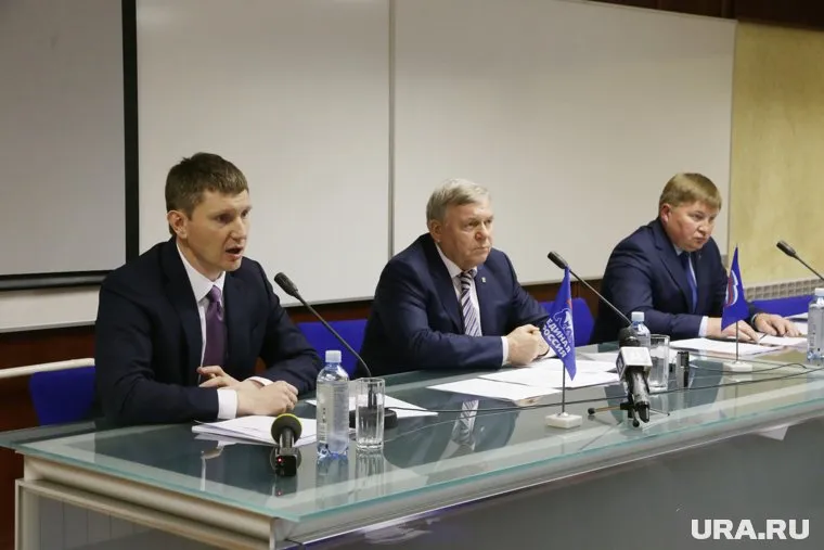 Максим Решетников (слева) рассчитывает на поддержку единороссов