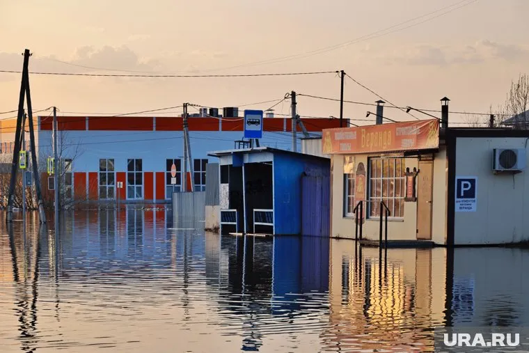Уровень воды вернулся к 10 метрам