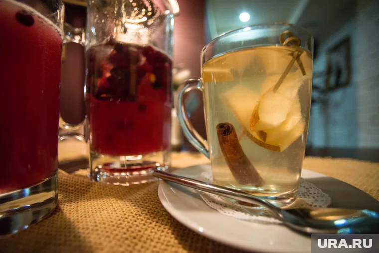 Холодные продукты, мороженое или напитки со льдом — путь к простудам и лишним килограммам осенью