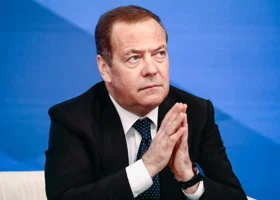 Медведев заявил о скором вскрытии «гнойника» Зеленского 