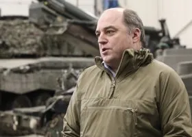 Глава Минобороны Британии летит в США из-за утечки секретных документов Пентагона