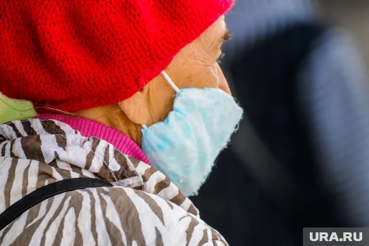 Пенсионерам хотят платить по 10 тысяч рублей за вакцинацию от коронавируса