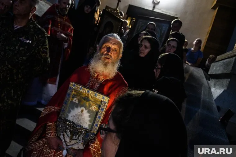 Участвовать в судебных разбирательствах о судьбе имущества обители опальный священник не сможет