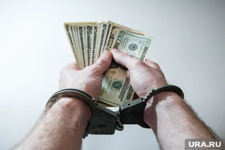 Под суд попал судья, его сын уже сидит в тюрьме