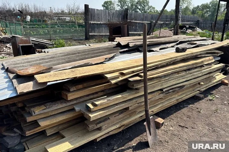 Губернатор Шумков отправил чиновников проверять новые дома для погорельцев