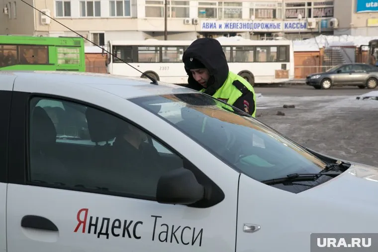 Из-за частых аварий «Яндекс.Такси» стало предметом иронии в соцсетях