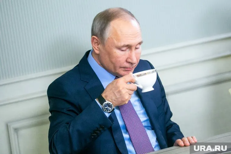 Сейчас президент находится на самоизоляции в резиденции в Ново-Огарево