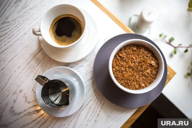 Не рекомендуется пить кофе сразу после пробуждения
