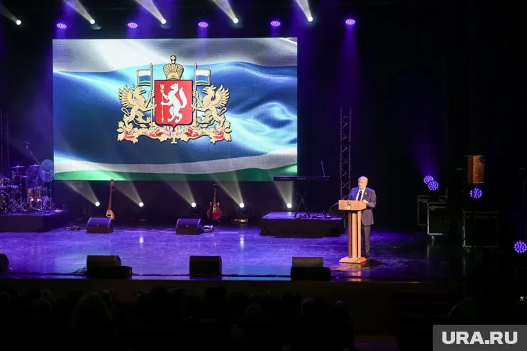 Аркадий Чернецкий также воспользовался возможностью подколоть давнего оппонента