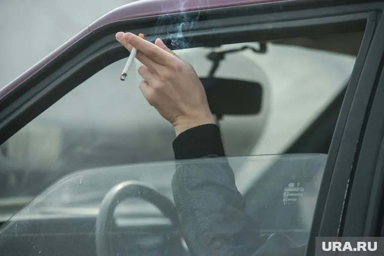 Автовладельцу не рекомендуется покидать место происшествия