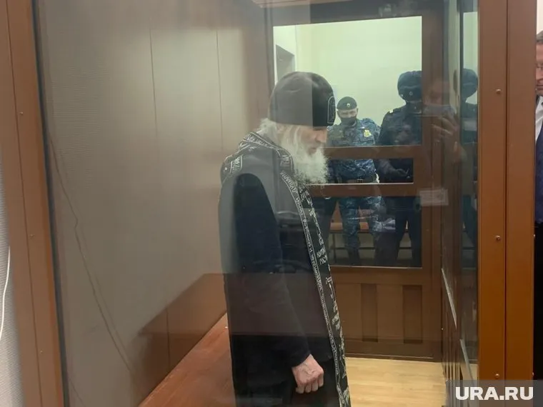 Судьба опального экс-монаха решается в Басманном суде Москвы