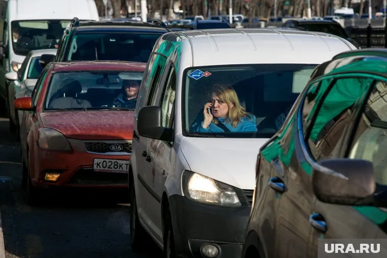 На подъезде к Хохловке образовалась пробка