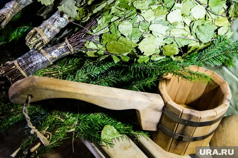 От добровольцев требуется только умение работать с деревом