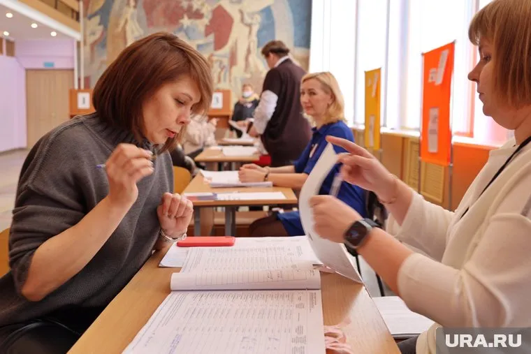 Врио главы Кургана Анастасия Аргышева проголосовала на избирательном участке в ДД (Ю)Т