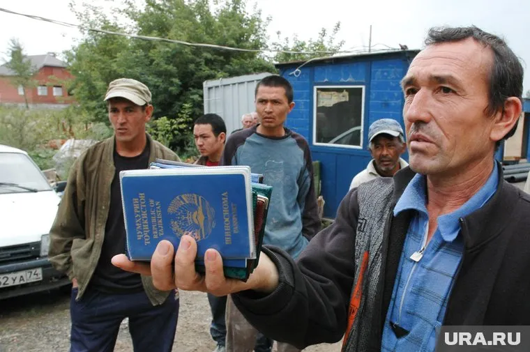 Естественную убыль населения страны компенсировал приток мигрантов