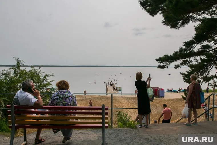 Отдыхающие на курорте «Озеро Медвежье»