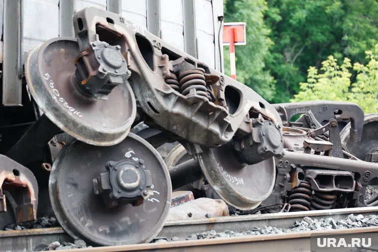 В районе Амурской области ввели режим ЧС после схода вагонов с рельсов
