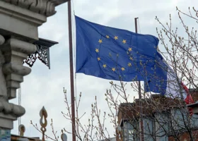 ЕК пытается найти способы финансирования Украины на 2026-2027 год