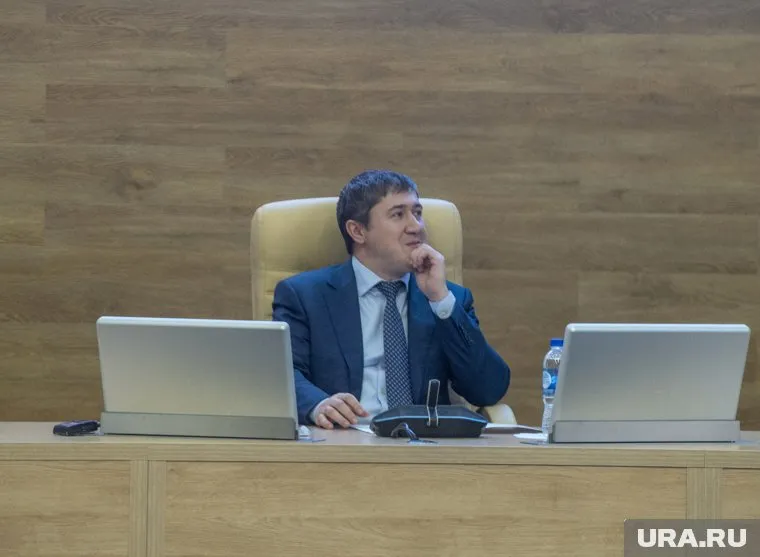 Пока Дмитрий Махонин руководит первый срок