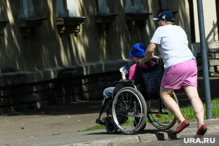 Женщина не разрешала очевидцам помочь ребенку