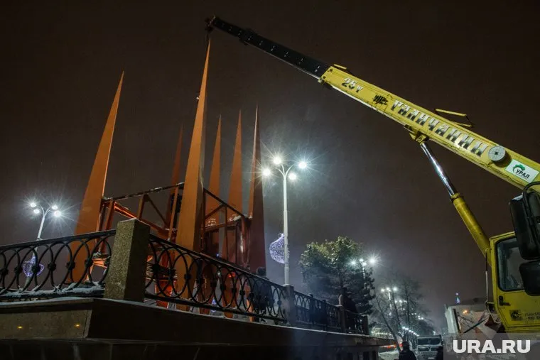 Для Екатеринбурга Краснознаменная группа — один из главных символов СССР