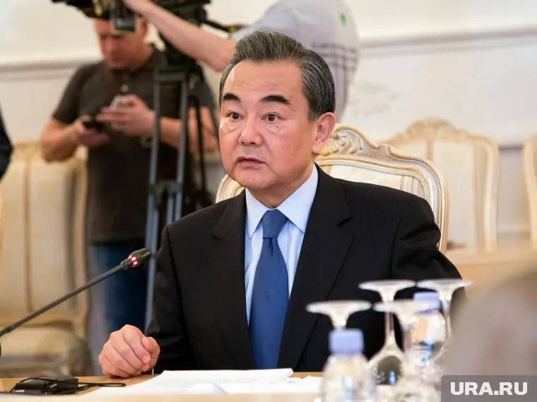 По словам Ван И, процесс урегулирования конфликта на Украине вступает в решающий этап