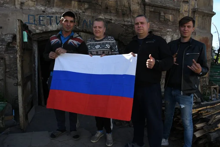 Мариуполь в период вывода гражданских лиц с завода Азовсталь. ДНР/Украина