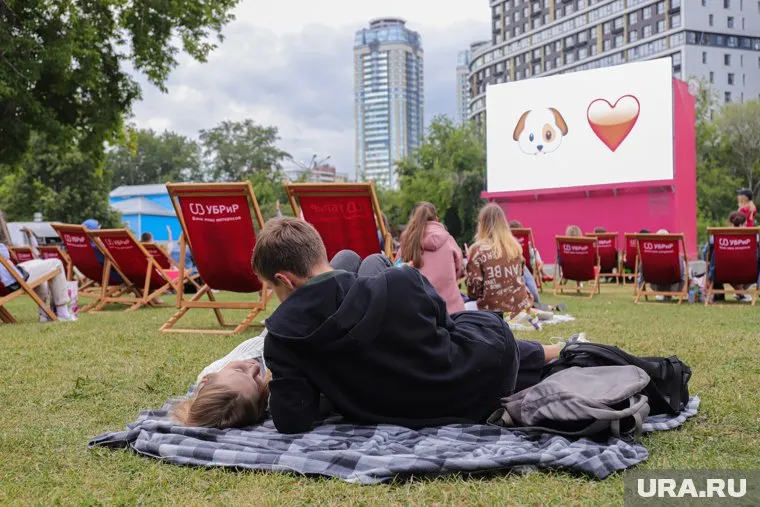 Кинотеатры под открытым небом открываются в парках Перми (архивное фото)