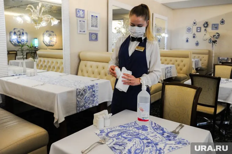 Рестораторы предупредили о массовых увольнениях